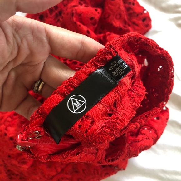 Misguided lace long sleeve dress - Picture 2 of 6